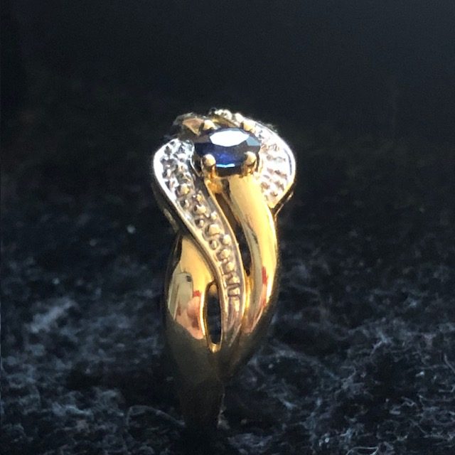 Bague en Or et Saphir