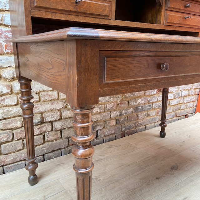 Bureau ancien à gradin