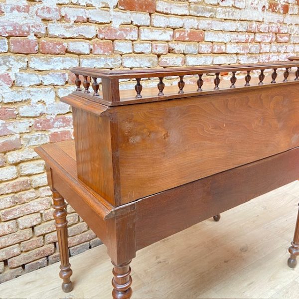 Bureau ancien à gradin