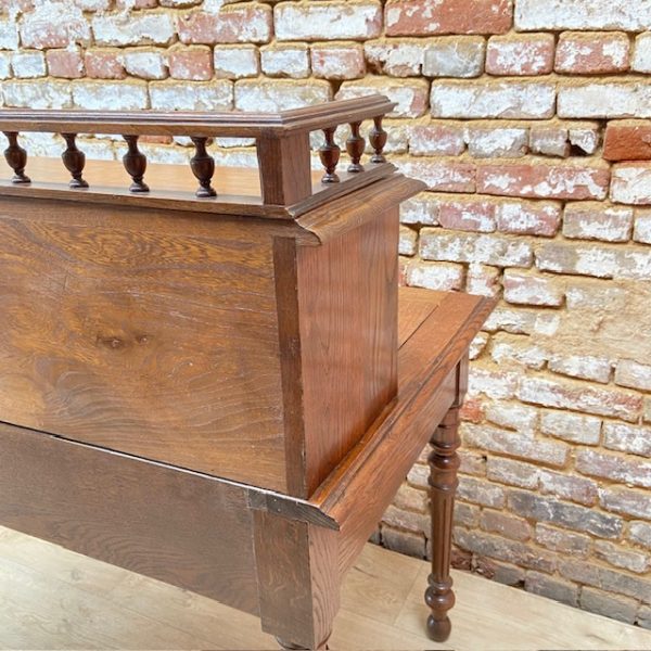 Bureau ancien à gradin