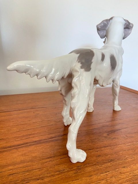 Chien en céramique Danoise