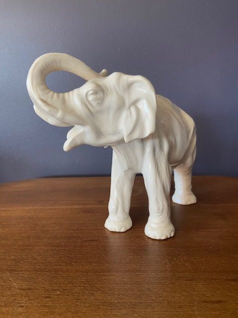 Eléphant en céramique