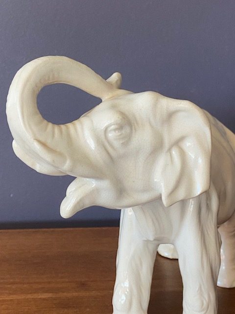 Eléphant en céramique
