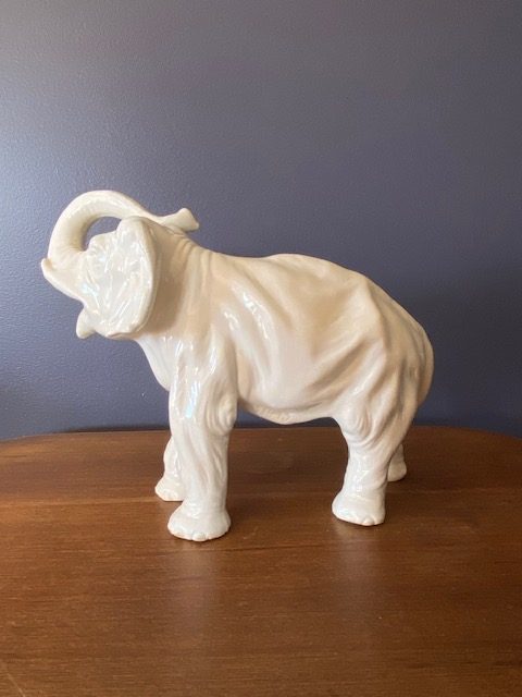 Eléphant en céramique