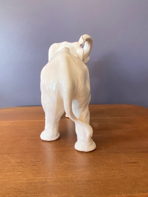 Eléphant en céramique