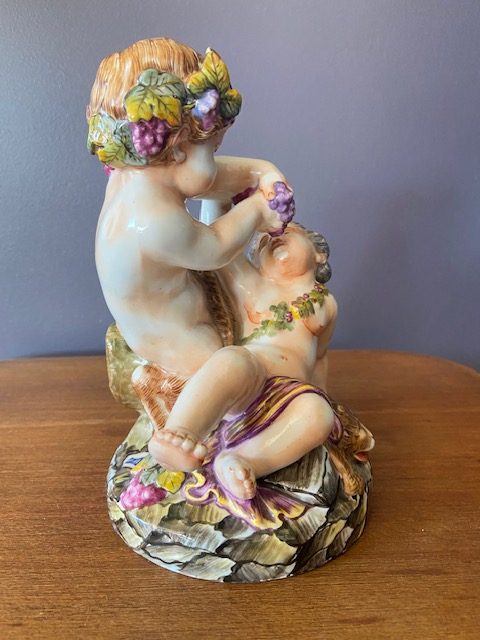 Groupe de putti Capodimonte