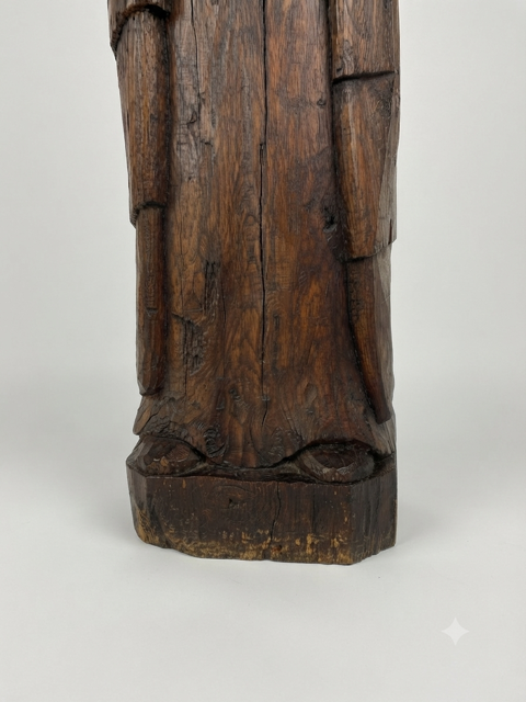 Ancienne Statue de Saint ou de Moine