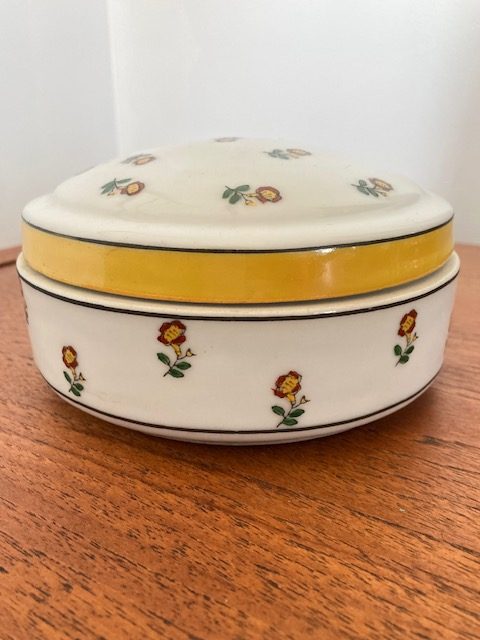 Bonbonnière en porcelaine